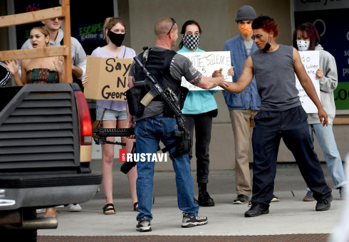 შეიარაღებული ამერიკელები საკუთრების დასაცავად [photo]