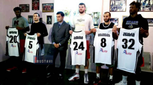 საკალათბურთო კლუბმა ახალწვეულები წარადგინა