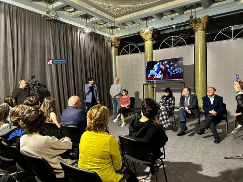 "თეატრალური შესვენება"