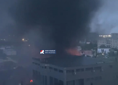 რუსთავში 10-მდე ავტომობილი დაიწვა [video]