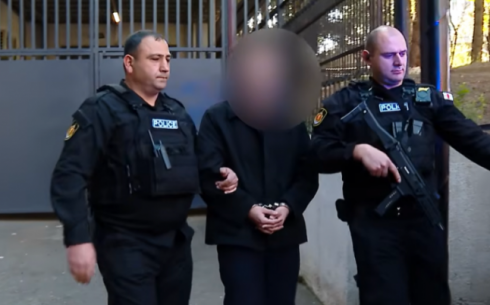 ბრალდებულმა მეგობარ ქალს ფიზიკური შეურაცხყოფა მიაყენა და სიცოცხლის მოსპობით დაემუქრა