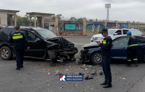 რუსთავში ავარიის დროს 5 ადამიანი დაშავდა, მათ შორის 1 ბავშვია [photo]