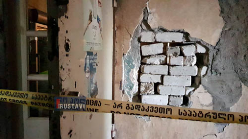 მაღაზიის კედელი გაანგრიეს [video]