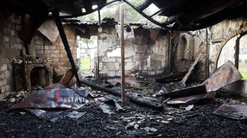 თეატრის წინ კაფე დაიწვა (photo)