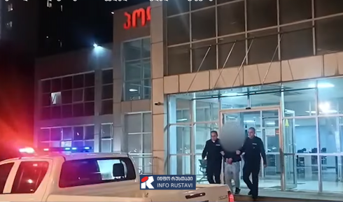 რუსთავში ახალგაზრდა კაცი დაჭრეს [video]