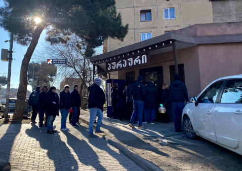 რიგები რუსთავში პურის საცხობებთან [photo]