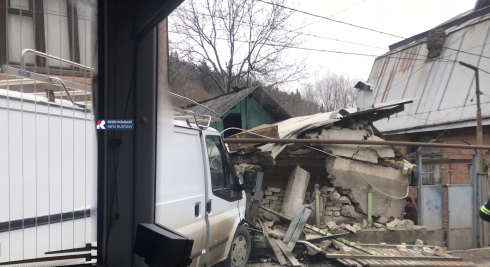 მიკროავტობუსი შენობას შეეჯახა