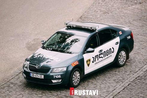 რუსმა ტურისტმა 2 რუსთაველ გოგოს ფიზიკური შეურაცხყოფა მიაყენა