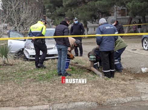 რუსთავში გაზის მილს ავტომობილი დაეჯახა