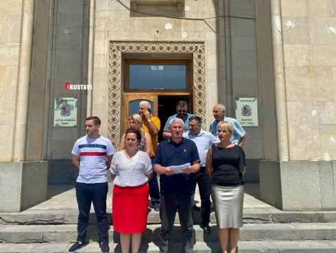 "ბიზნესის ლობირებითაა დაკავებული ქალაქის მერი" [video]