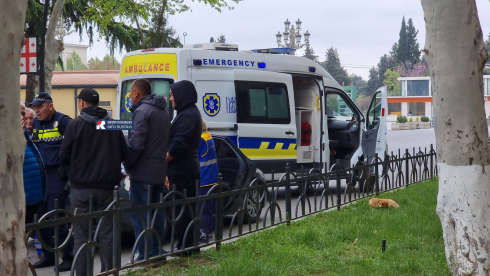 რუსთავში ერთმანეთს ორი ავტომობილი შეეჯახა [photo]