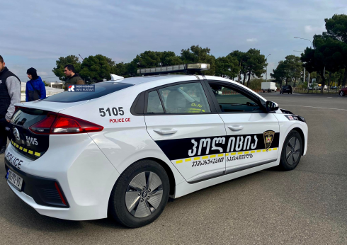 რუსთავში ერთმანეთს ორი ავტომობილი შეეჯახა [photo]