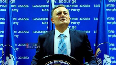 "ვიწყებ საქართველოს პრეზიდენტობისთვის ბრძოლას"