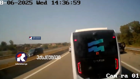 როგორ დაეჯახა ცემენტმზიდი რუსთავის ავტობუსს [video]