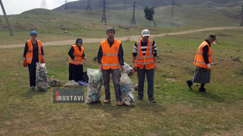 მაგისტრალის მიმდებარე ტერიტორიას ასუფთავებენ