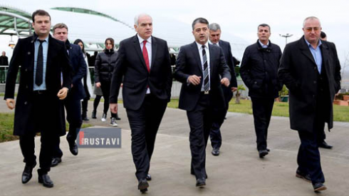 შს მინისტრი რუსთავში იმყოფებოდა (ფოტოები).
